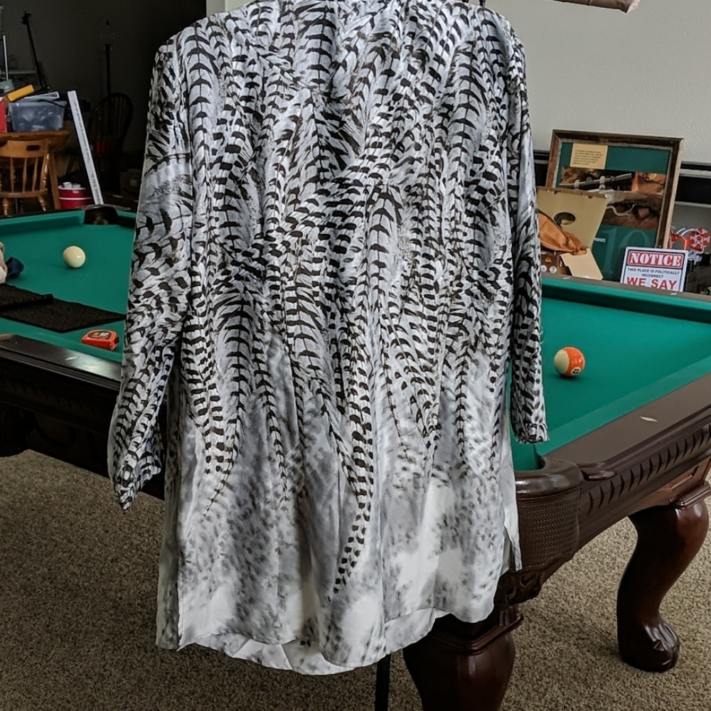 Light as a feather tank and shirt. - Picture 2 of 4